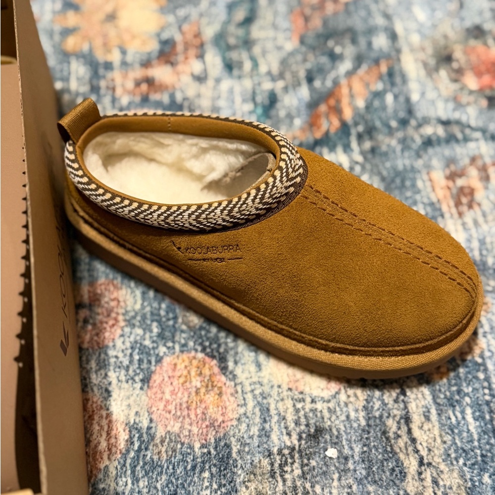 NIB SZ 13c Koolaburra UGGs brown slippers. Fur lined winter Burree clogs girls